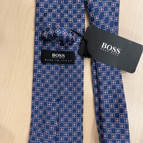 Hugo Boss Tie - Picture 2 of 5